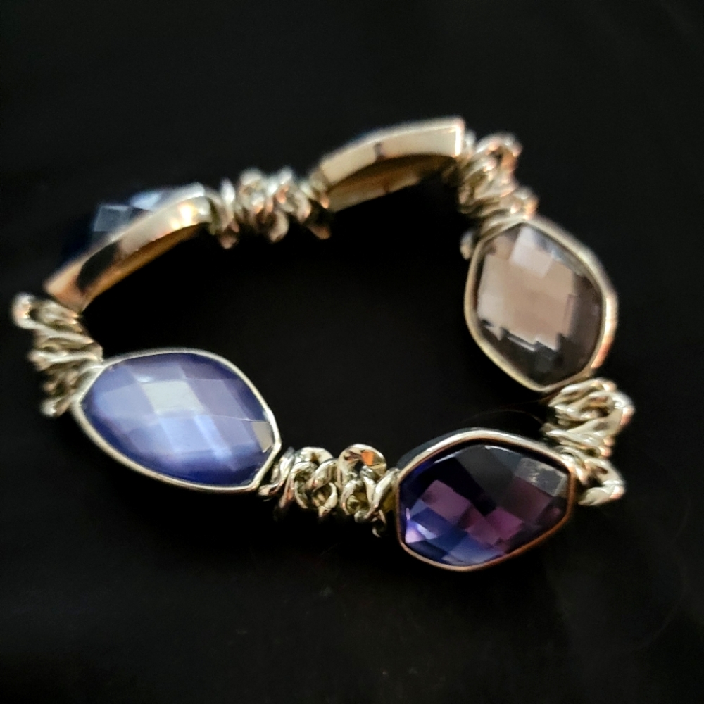 Avon shades of blue stretch bracelet